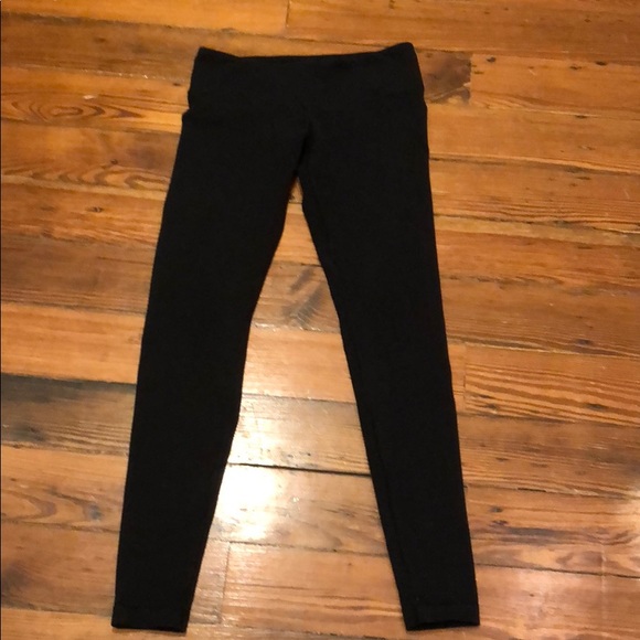 lululemon athletica Pants - Lululemon Black Wunder Under Low-rise Tight Size 8